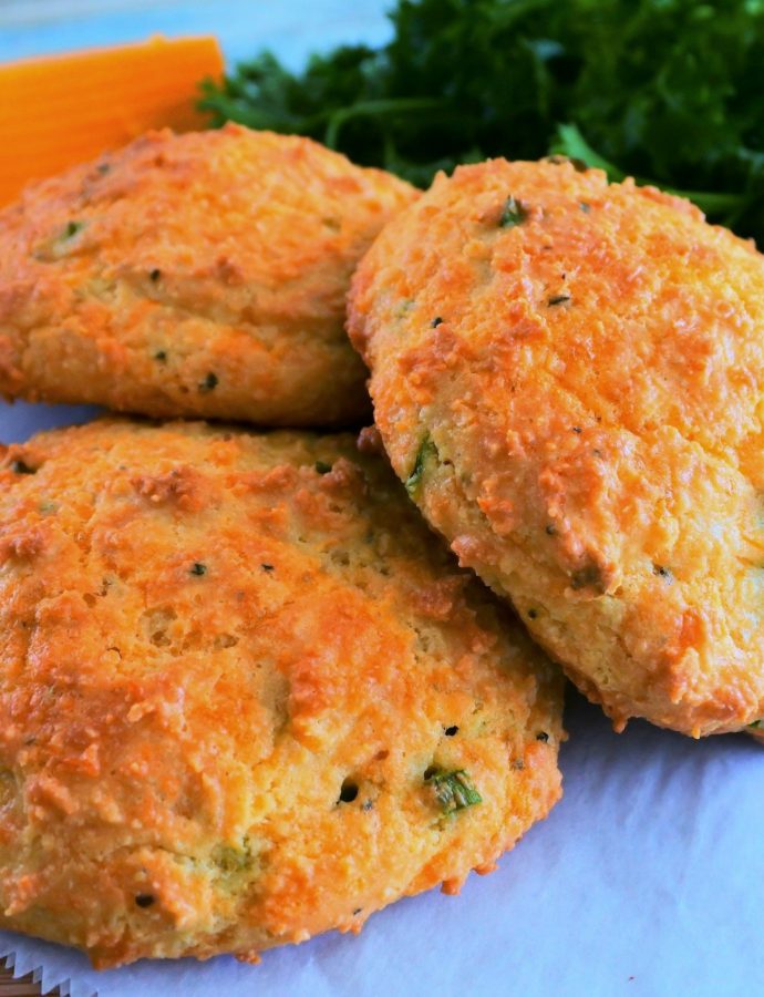 Gluten Free Sour Cream and Chive Cheddar Biscuits